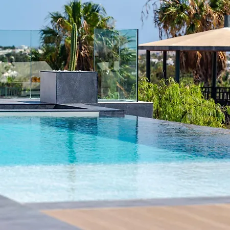 Villa Infinity *