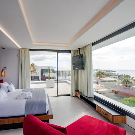 Villa Infinity *